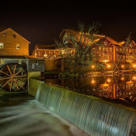 Peaceful In The Pines By Distinctive Getaways Villa Pigeon Forge Exterior photo